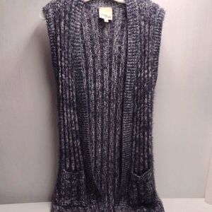 Olivia Rae Gray Sleeveless Sweater Vest Size S